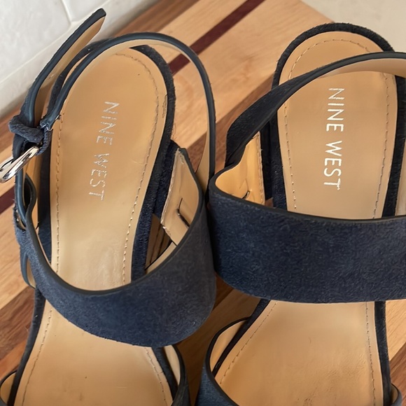 Super Cute Nine West size 7 wedge sandals! - Picture 2 of 5